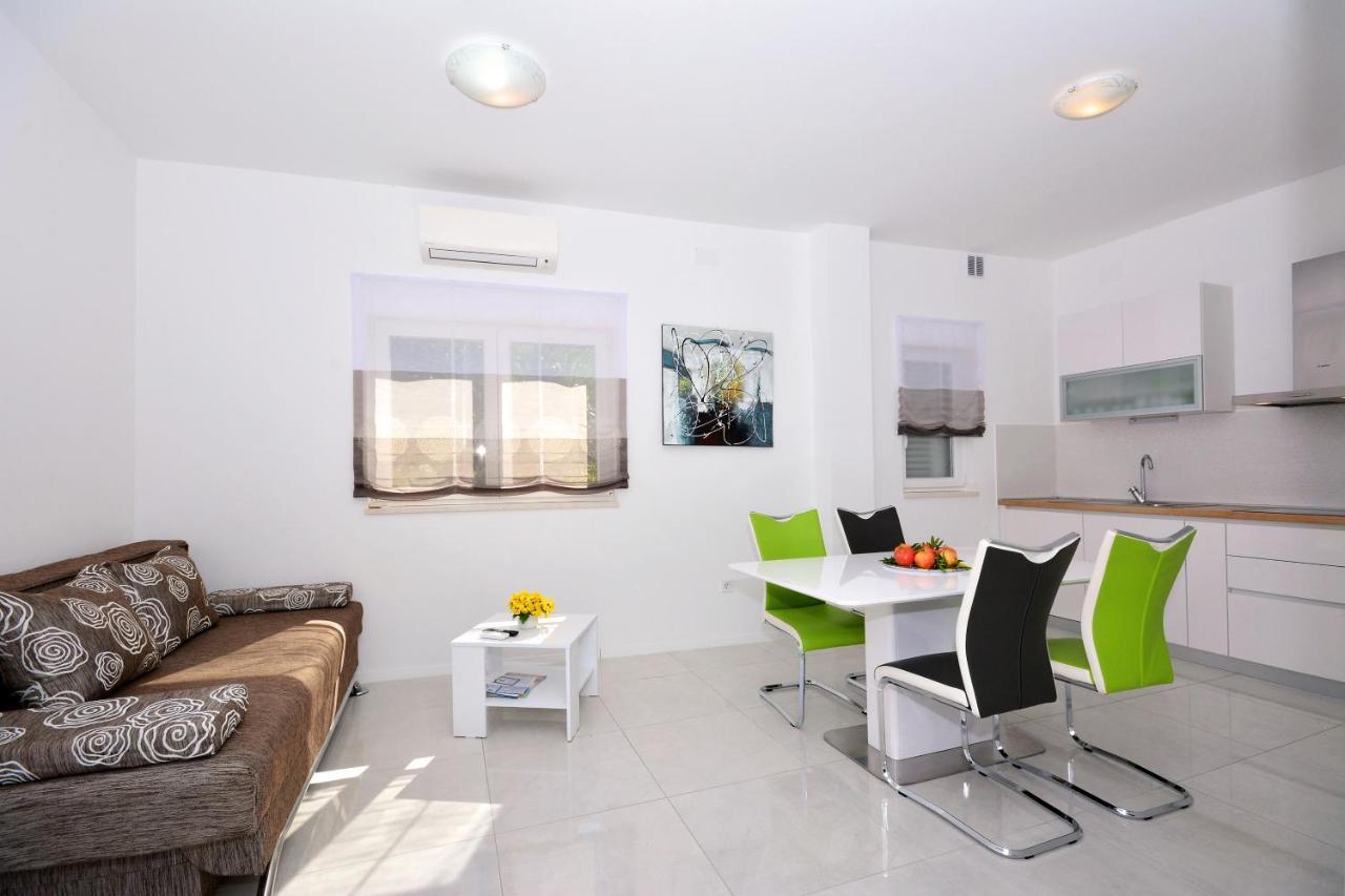 Seas The Day Apartments Podstrana Kültér fotó