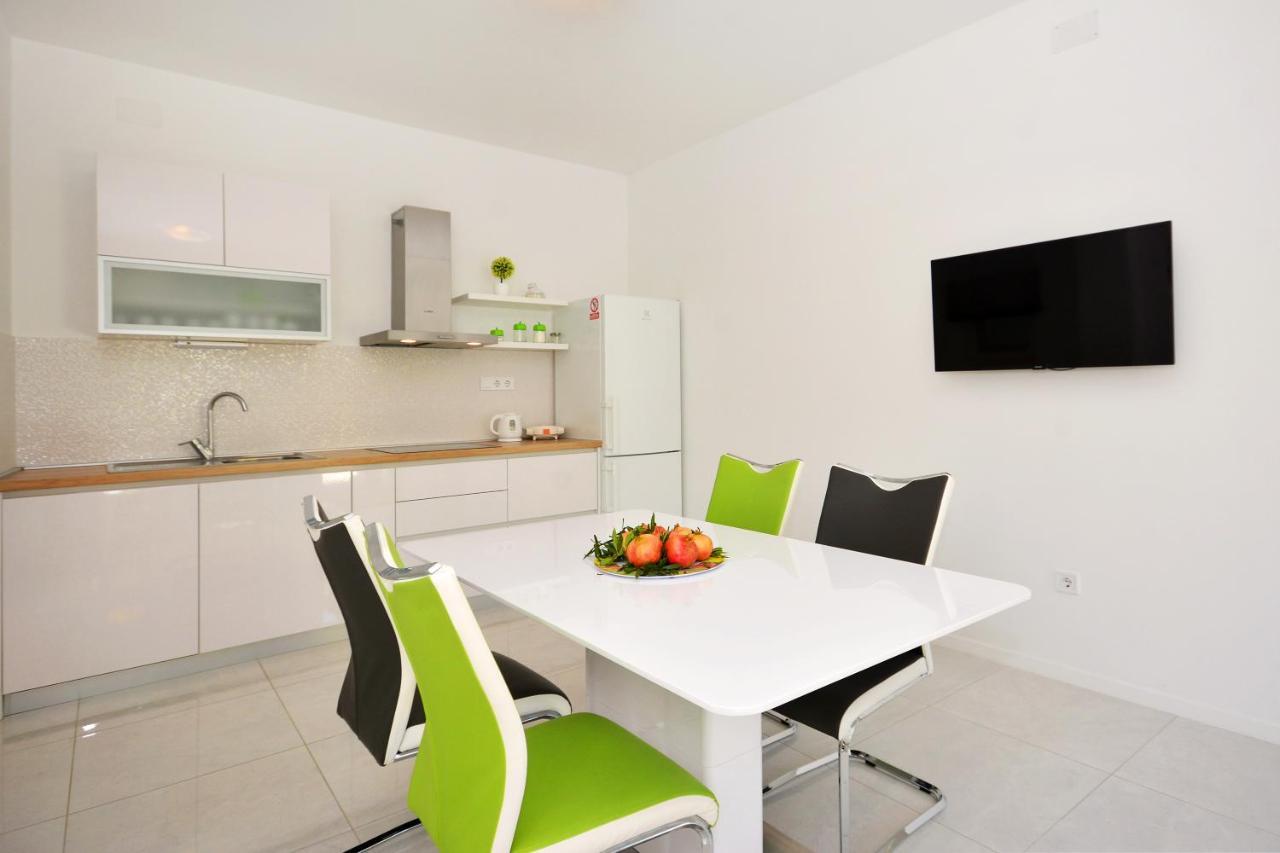 Seas The Day Apartments Podstrana Kültér fotó